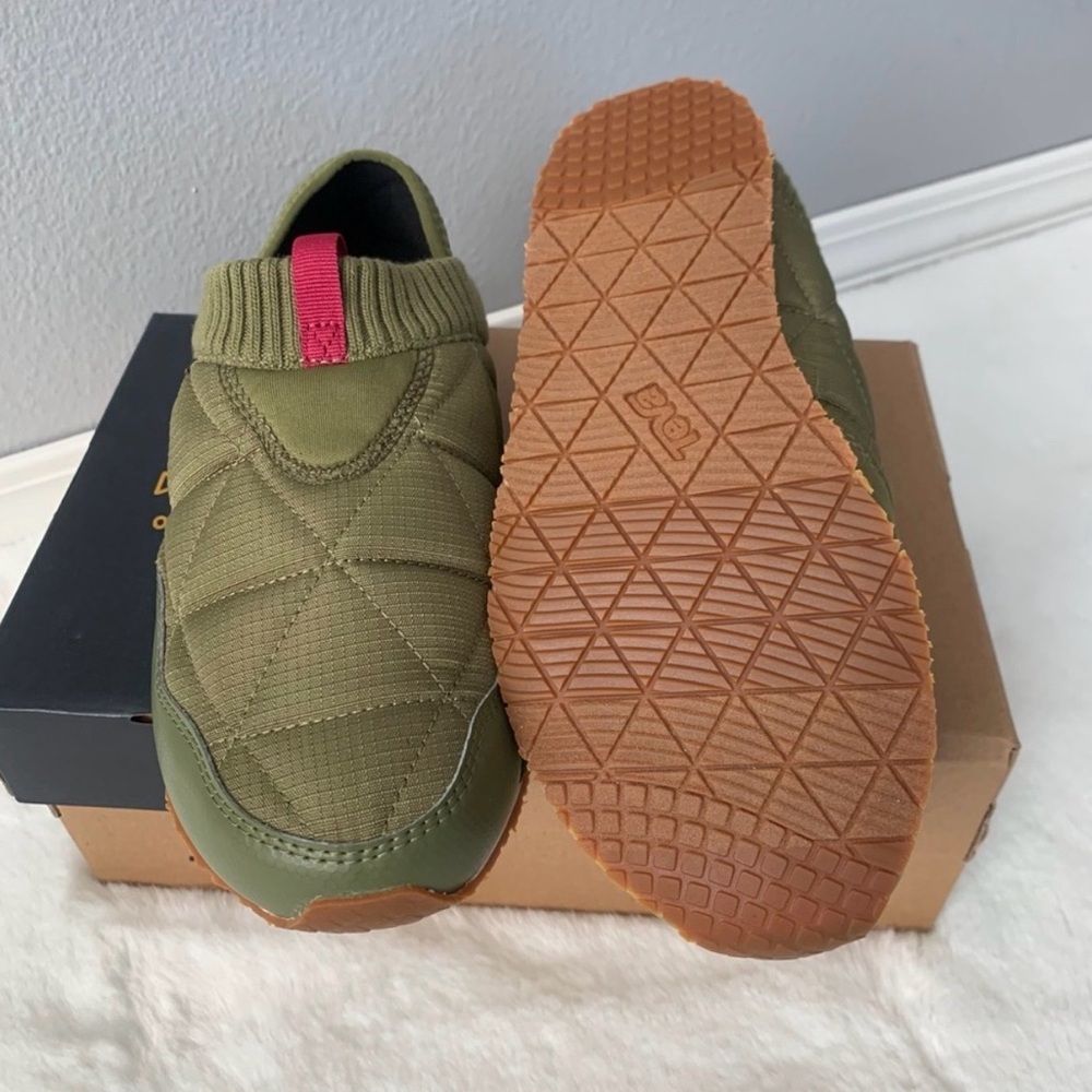Teva ReemberOlive Green Quilted Slip-On Sneakers with Pink Pull Tab - Picture 5 of 7